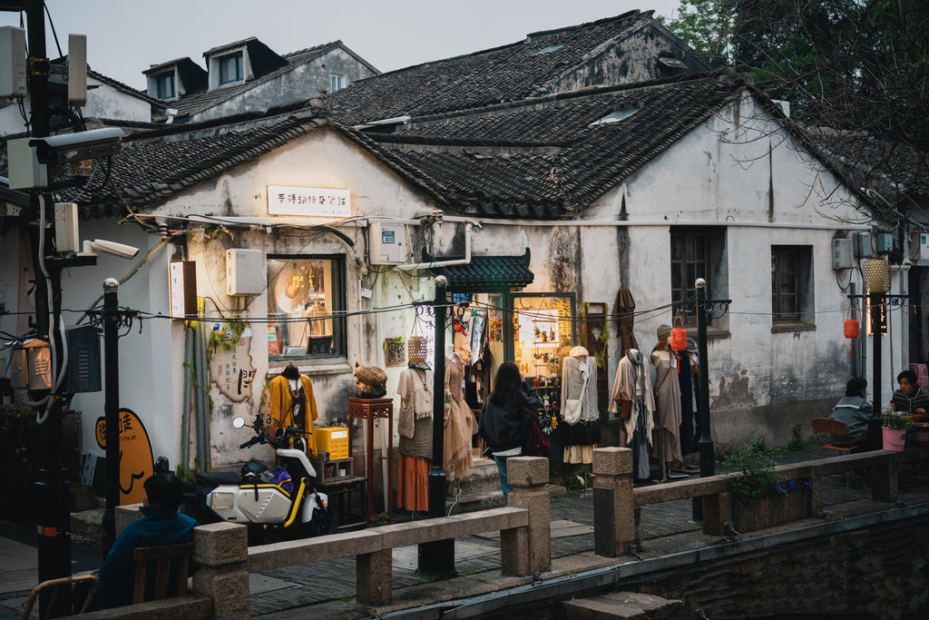 1-Day Shanghai to Suzhou Humble Administrator's Garden,Tiger Hill,Xiyuan Temple(private)